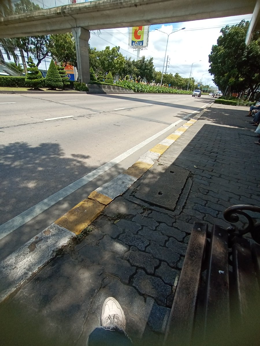 ใช้ชีวิตในเมืองคนเดียวมันโคตรจะเหงา