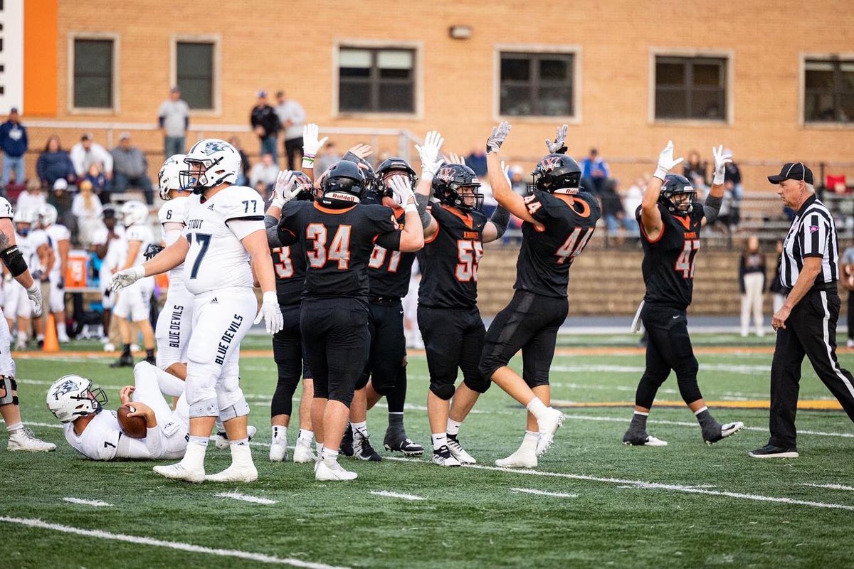WartburgFB's tweet photo. Great atmosphere tonight at Walston-Hoover! Win ✅ Shutout ✅ 2-0 ✅ ARC action up next! https://t.co/bKLkd6AYoE
