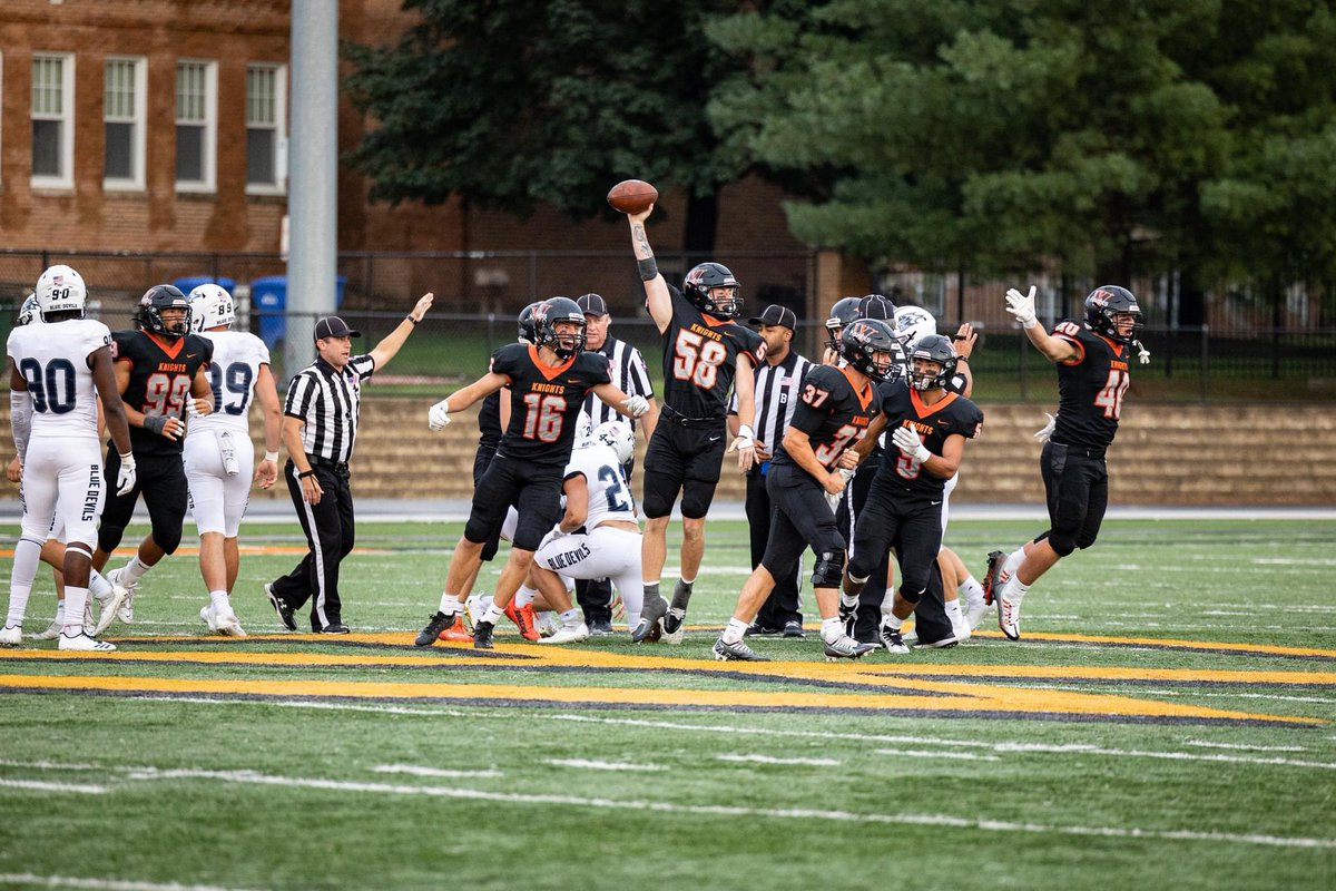 WartburgFB's tweet photo. Great atmosphere tonight at Walston-Hoover! Win ✅ Shutout ✅ 2-0 ✅ ARC action up next! https://t.co/bKLkd6AYoE