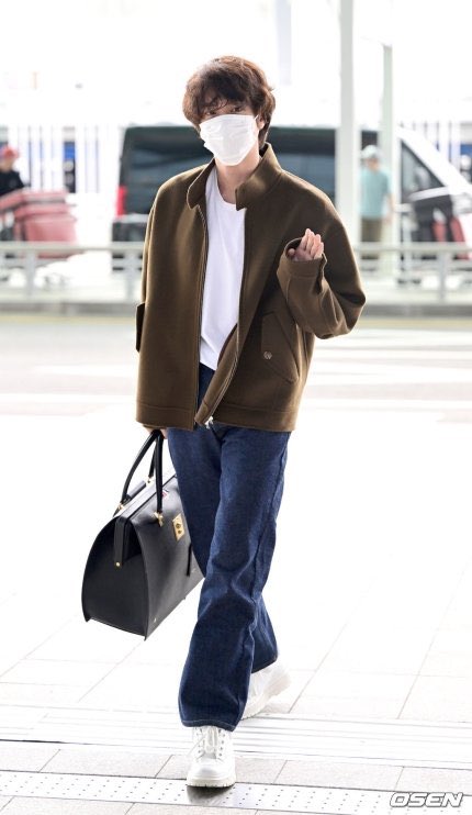รูปภาพของ #JIN ที่สนามบินนานาชาติอินชอน เพื่อเดินทางไปยัง Los Angeles ประเทศสหรัฐอเมริกา (1)

HAVE A SAFE FLIGHT JIN ✈️

#방탄소년단   #KIMSEOKJIN #SEOKJIN #BTSJIN #진
