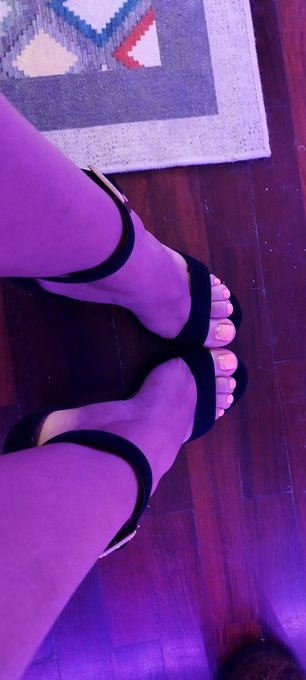 feet fixed hehehe to suck them better https://t.co/Hup0NhP55K<a href="/tag/brunette"class="tags"><span>#brunette</span></a><a href="/tag/car"class="tags"><span>#car</span></a><a href="/tag/sexy"class="tags"><span>#sexy</span></a><a href="/tag/hot"class="tags"><span>#hot</span></a><a href="/tag/day"class="tags"><span>#day</span></a><a href="/tag/tomorrow"class="tags"><span>#tomorrow</span></a><a href="/tag/felizsabado"class="tags"><span>#felizsabado</span></a>