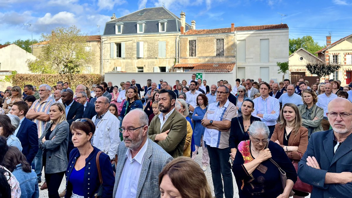 cplassard's tweet photo. ✂️🇫🇷 INAUGURATION AGGLO SAINTES 🇫🇷✂️

#LaClisse #Luchat #Pisany #CormeRoyal : 5ème circo &amp; agglo de Saintes.
Rénovation BBC = sobriété énergétique
Merci à @brunoDRAPRON avec @SMarcilly @Prefet17  les sénateurs @imbertcorinne17 Daniel Laurent @mickaelvallet le député @jean_ardouin https://t.co/tyPu4WL8cC