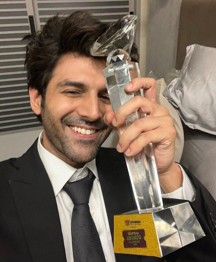 ShamBhargava02's tweet photo. Kudos to @TheAaryanKartik !!🥳
#BestActor
#ArjunPathak
#Dhamaka
Keep shining!✨✨
🤙 https://t.co/fF9K8rXTmX