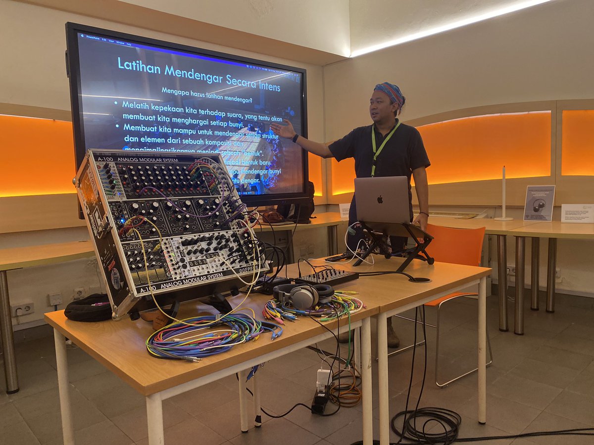 ⚡️modular synth basic with <a href="/baseputbaseput/">baséput</a>