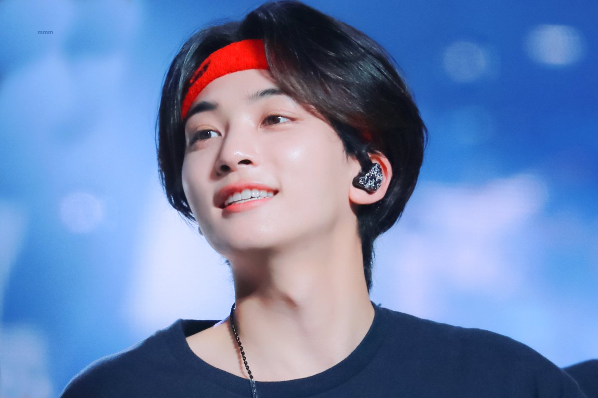 ؘ (@archivejeonghan) on Twitter photo 