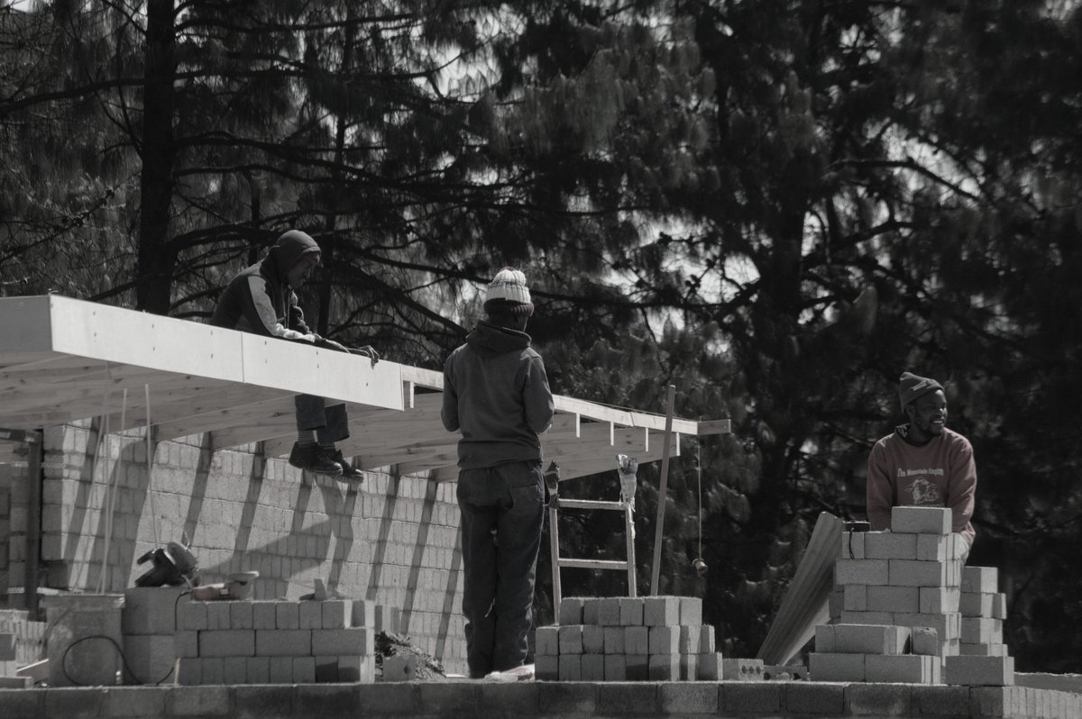 EstateWindspur's tweet photo. Textures and Contrasts on site...#windspur #windspurecoestate #windspurestate #nottinghamroad #midlandsmeander #plotandplan
Contact : Ian Dickson | Property Developer E | ianspico@gmail.com
M | +27 (0)79 527 1344 https://t.co/G4WQv1xxSl