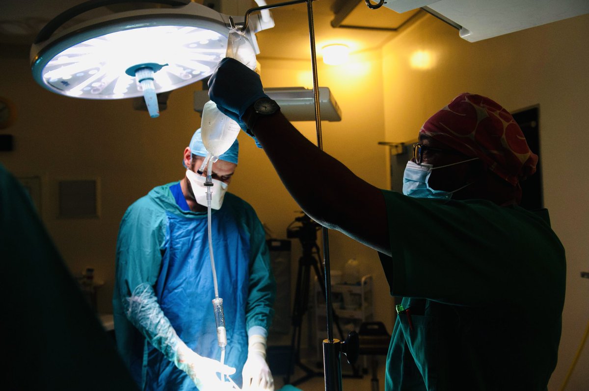 KevinJohnBrandt's tweet photo. #OrganTransplant The Organ Donor Foundation says less than 1% of South Africa’s population is registered as organ donors.
I spoke to @SUhealthsci Faculty Dean, Prof @elmimuller about her work as a transplant surgeon.
🗣🎙📻 #InsideEWN tonight at 19h00 on @CapeTalk @Radio702 https://t.co/nIpQoTdoMf