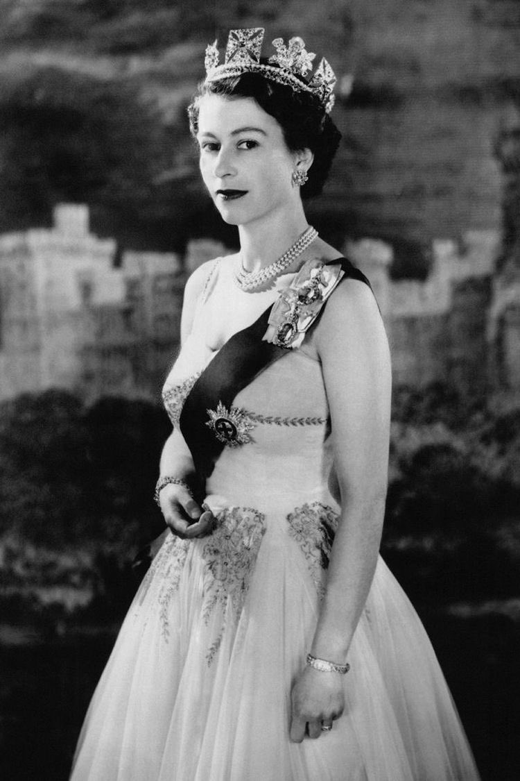 can_kiara's tweet photo. Rest in peace , Queen Elizabeth alexandra mary windsor💔🥀 https://t.co/0Q3ZZKrwBW