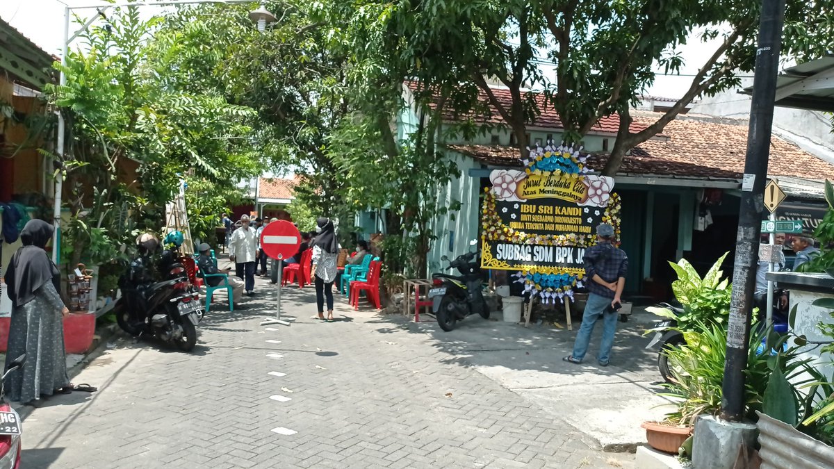TokoBungaBoja's tweet photo. TOKO KARANGAN BUNGA BOJA KENDAL 24 JAM || 082298810064

ORDER KLIK LINK DI BAWAH
https://t.co/XzZ8hU5gd7

PAPAN BUNGA BOJA

Area pengiriman
#boja #kendal #sukorejo #kaliwungu #patebon #ungaran #bandungan #gunungpati #semarang #banyumanik #pudakpayung #tembalang 
#ajig_florist https://t.co/RKjRr1mq4E