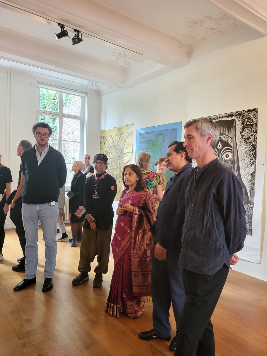 Amb <a href="/reenat_sandhu/">Reenat Sandhu</a> inaugurated 'Kolkata: Run in the Alley' exhibition organised by <a href="/Marres_HCC/">Marres, Huis voor Hedendaagse Cultuur</a> &amp; Calcutta Art Research Foubdation.  The exhibition open till 13 Nov, brings works of Kolkata artists &amp; Dutch artists who attended residency prog in #Kolkata
<a href="/MEAIndia/">Randhir Jaiswal</a> <a href="/iccr_hq/">ICCR</a>