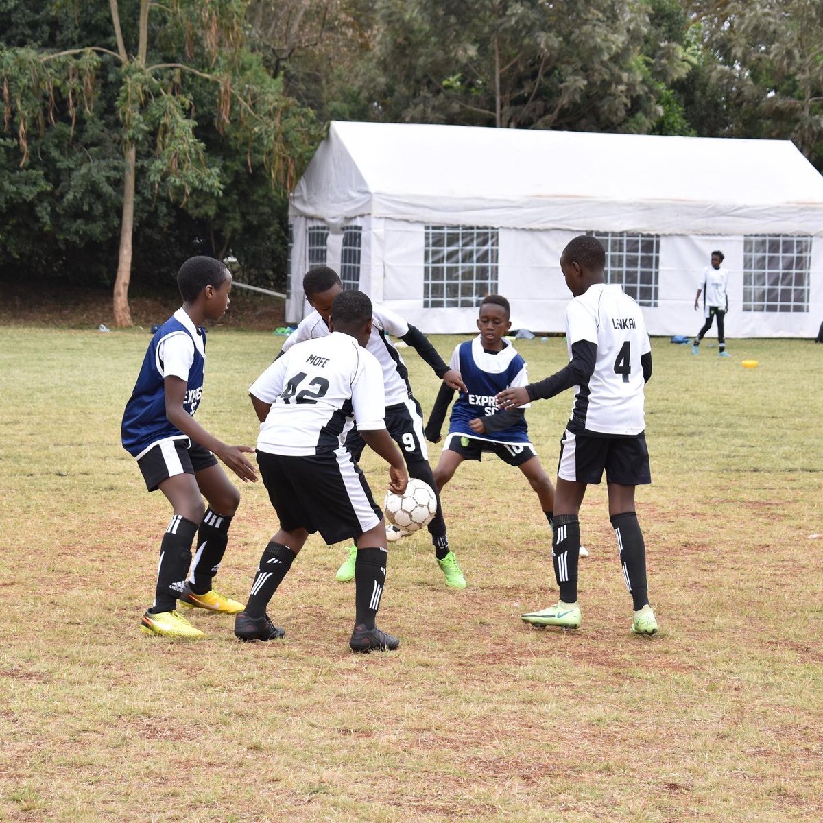 ExpresssoccerKe's tweet photo. Weekend training session. #Dreamspace
#weareexpress
#soccerball
#chezaboli https://t.co/bsBrsFjt8f