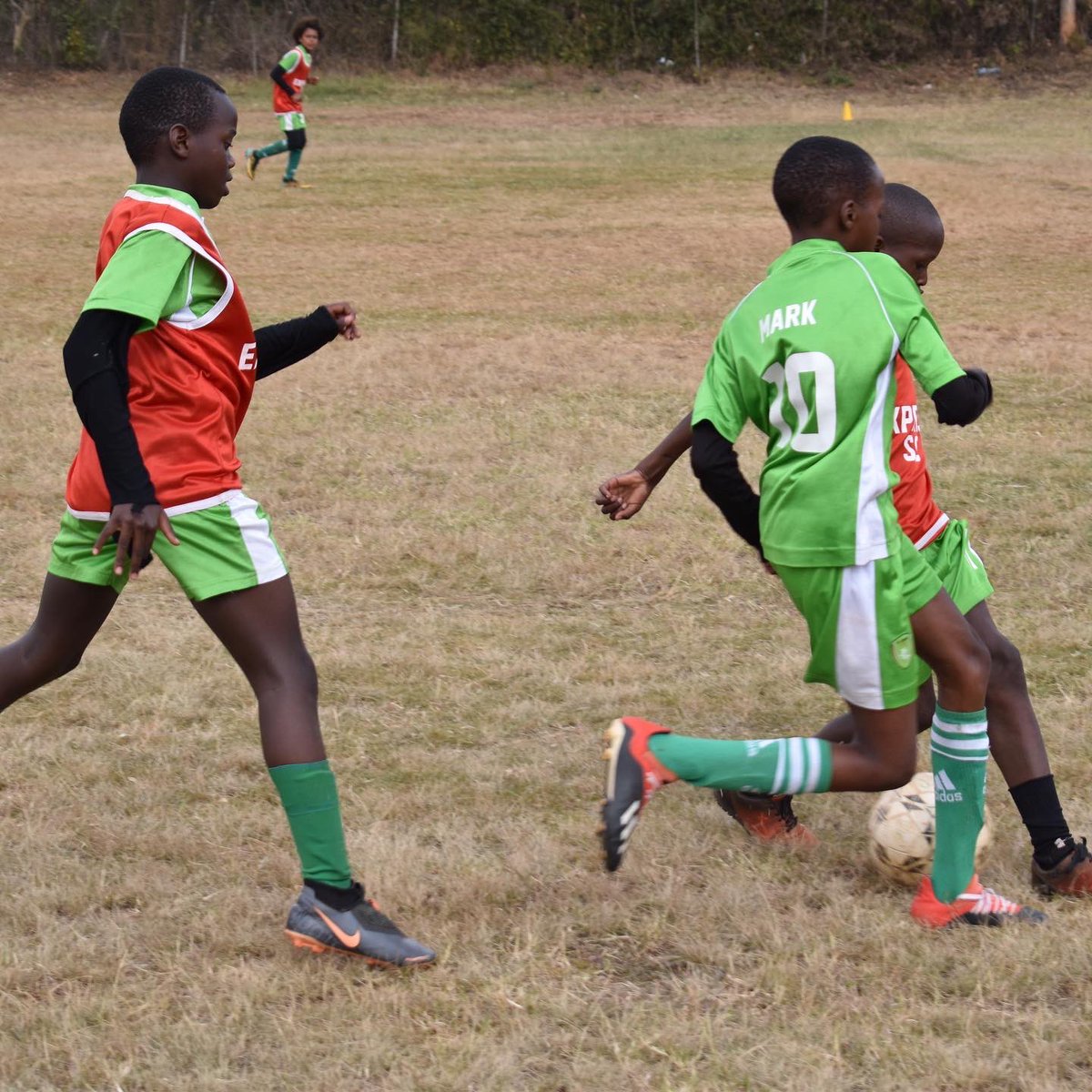ExpresssoccerKe's tweet photo. Weekend training session. #Dreamspace
#weareexpress
#soccerball
#chezaboli https://t.co/bsBrsFjt8f