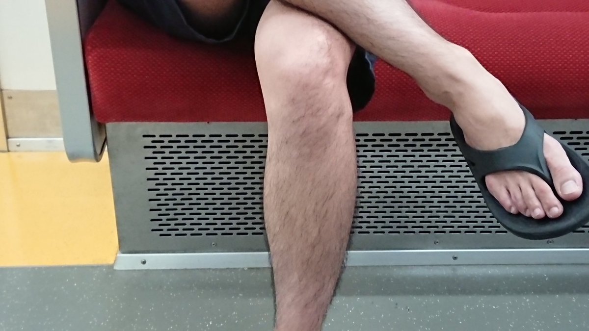 uncutbigdick's tweet photo. イケメンの脛毛たまんない！ https://t.co/ghemkV9lak