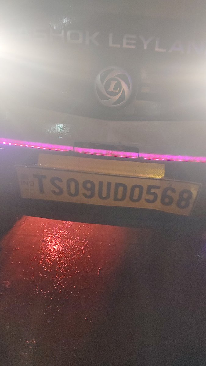 deepaksinghit2's tweet photo. Being a North Indian not knowing Telagu, and new in Telangana, cheated by Auto person

Complaint to Telangana police and police instead of helping me they are supporting Auto guy
@APPOLICE100 @hydcitypolice @ANI @ZeeNewsEnglish @aajtak @TelanganaCOPs @THHyderabad
@THHyderabad https://t.co/XdIExF62WX