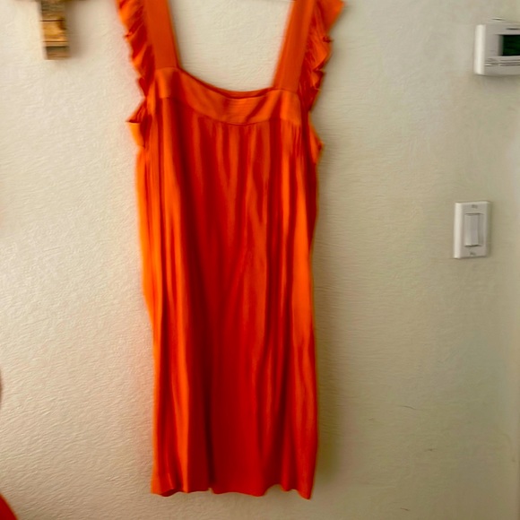 jleighdesigns's tweet photo. So good I had to share! Check out all the items I'm loving on @Poshmarkapp #poshmark #fashion #style #shopmycloset #ftd #loft #livetheprocess: https://t.co/fD82LUxWDJ https://t.co/pvo70hZaD9
