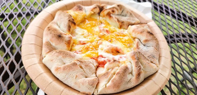 青空の下で窯焼きピザが食べられるドーム球場はライオンズだけ! 