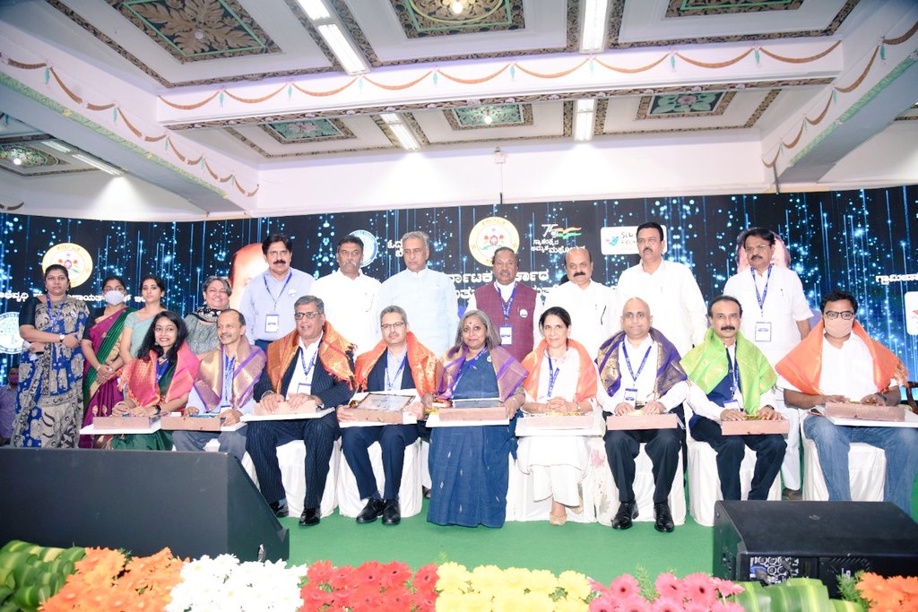Our Grama Digivikasana initiative with <a href="/sikshana/">Sikshana Foundation</a> &amp; supported by <a href="/DellTechIndia/">Dell Technologies India</a> is now in over 1000 rural libraries, and will reach 1350 rural libraries soon. <a href="/ArchNeha/">Archana Sahay</a>
