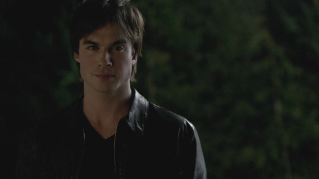 сегодня 13 лет с момента выхода пилотной серии дневников вампира. начало удивительной истории которое породило вселенную из трех сериалов.

#thevampirediaries