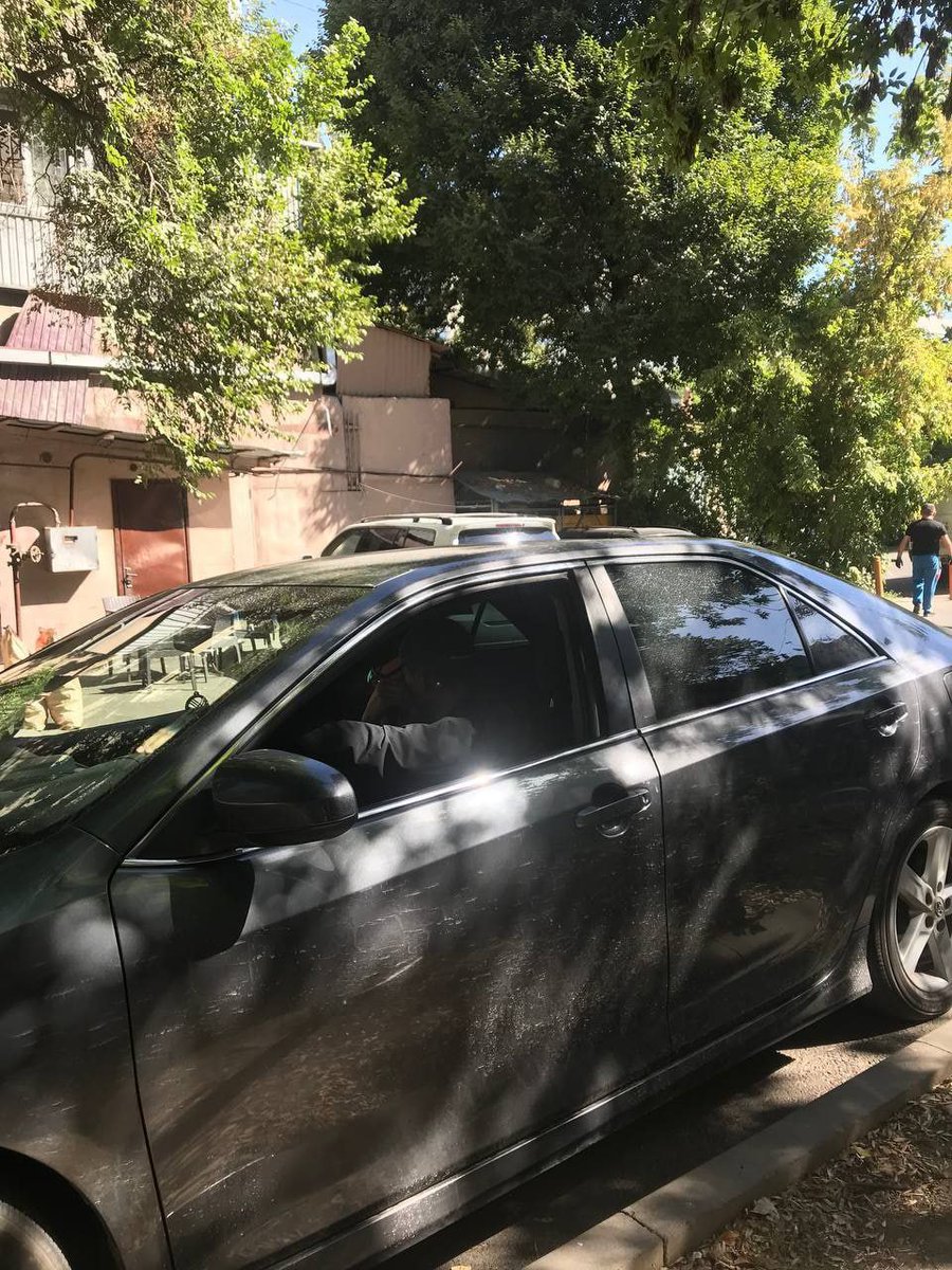 Gauhar_Boranova's tweet photo. 3/3
In Almaty, illegal surveillance of Niyazobek #YUSUPOV, Aizhan #BAISOVA is being conducted. Police officers are knocking on the door of Gulbala #ZHANAKBAYEVA'S flat.
In Aksay, illegal surveillance of Yedige #BAITEMIROV is being conducted. https://t.co/Z8qEGwyB41