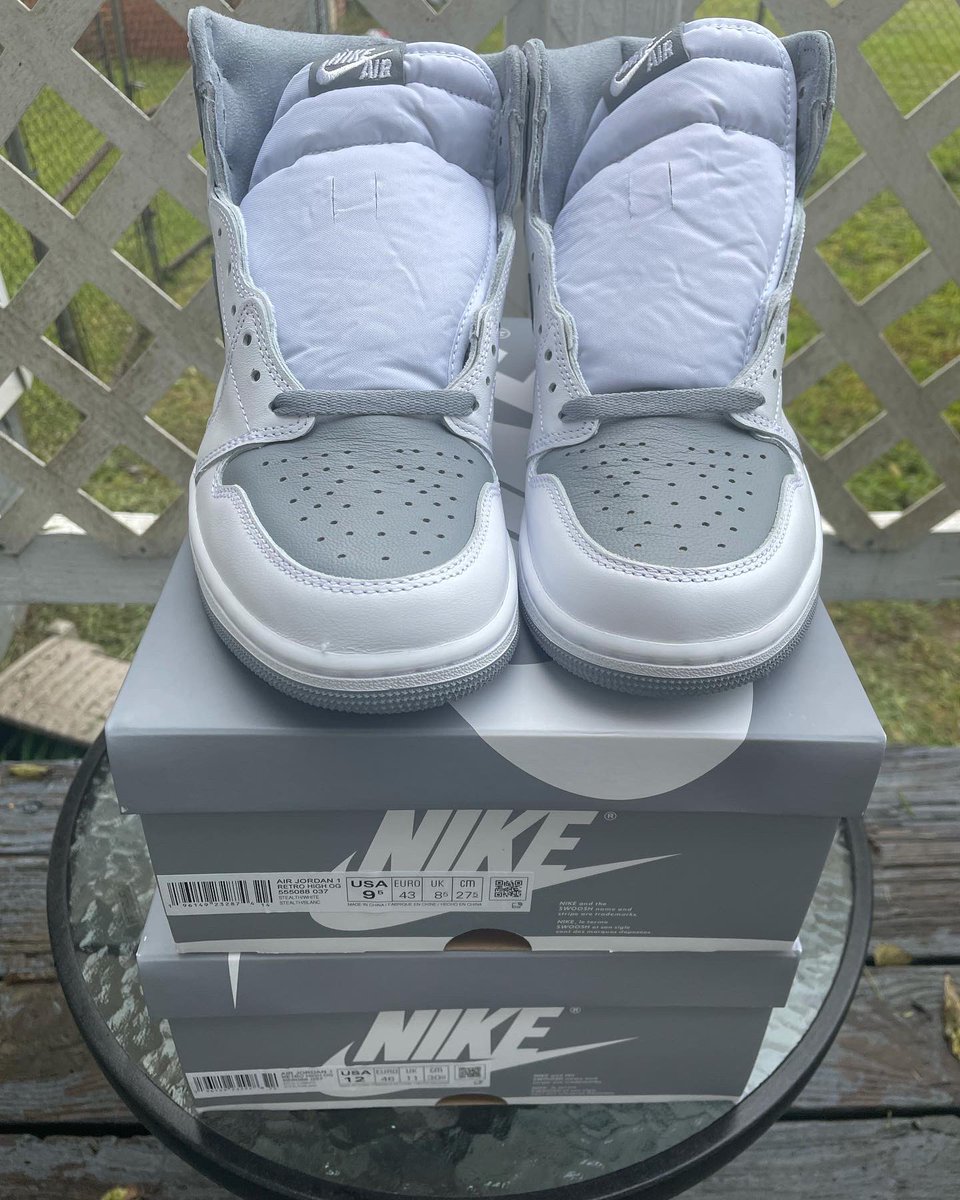 Soles864's tweet photo. Jordan 1 “Stealth”
Sizes: 9.5 &amp; 12
$200 each 
#jordan1 #jordan #nike #greenvillesc #explorepage #supportsmallbusiness #like https://t.co/TMpTYy8w7H