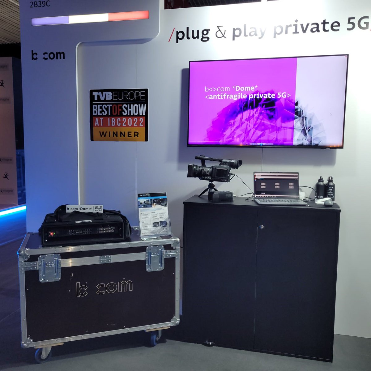 IRT_BCom's tweet photo. [fantastic news]🥳b<>com *Dome* wins the Best of Show Award at #IBC2022 👏 
We're proud of our #5G bubble for broadcasters and integrators!
Don't miss it 📍 stand 2.B39d. 
more info > https://t.co/ZjGLRypCUb
#broadcast #innovation @IBCShow  #IBC22
@TVBEurope @IBCShow  #IBC22 https://t.co/LoxDEz4xqw