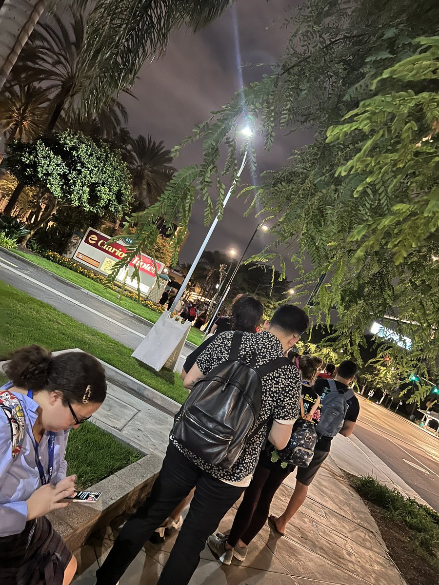 stcheather's tweet photo. We got here at 4:30. How are the lines at the other entrances? #D23Expo https://t.co/EGkClZcbfe