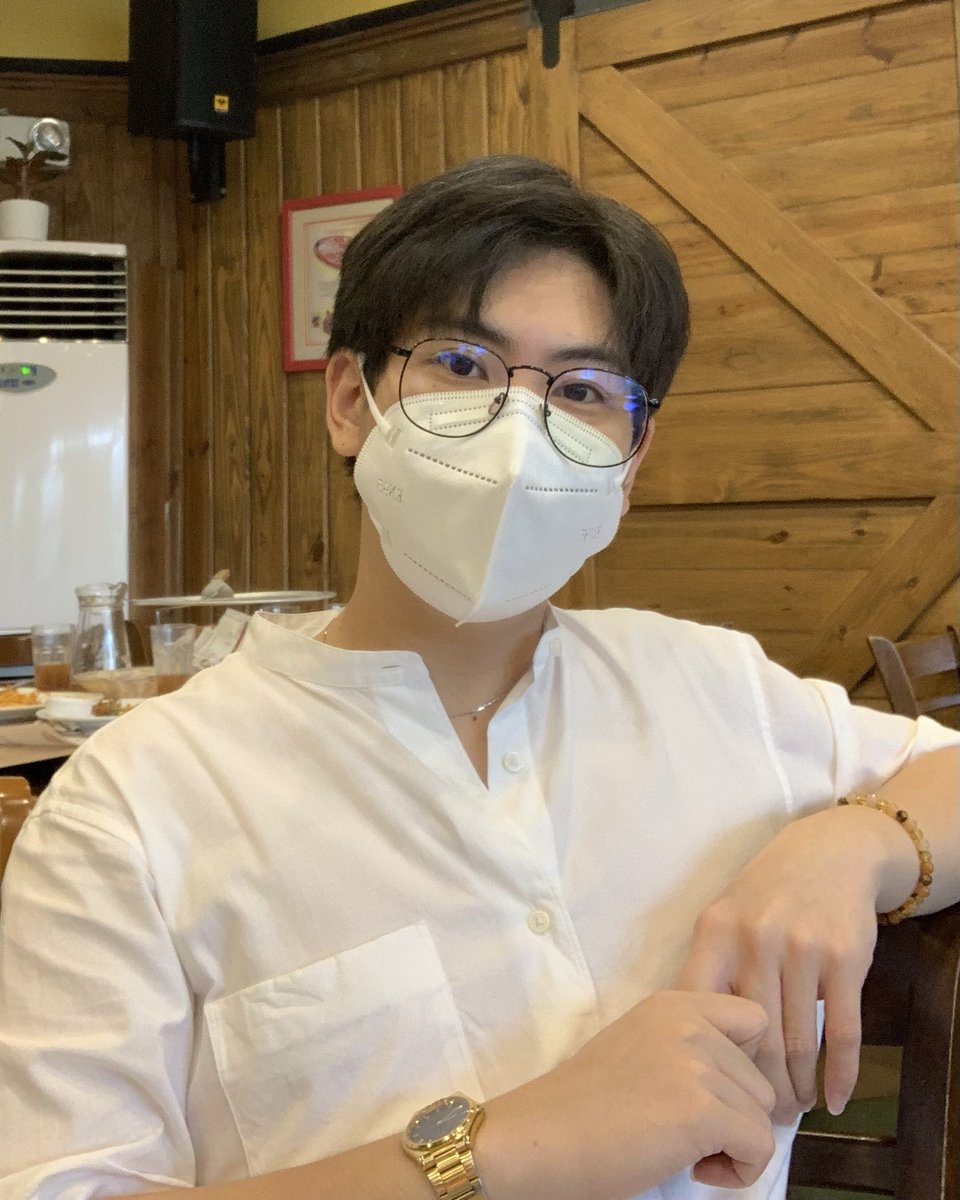 heyyemjeyyy's tweet photo. Like Father, Like Son 🤍

#TreasureMakerSelcaDay #TMSD #TeumeSelcaDay #TREASURE #트레저 #JEONGWOO #PARKJEONGWOO #박정우 @treasuremembers https://t.co/NfM2ii8B9X