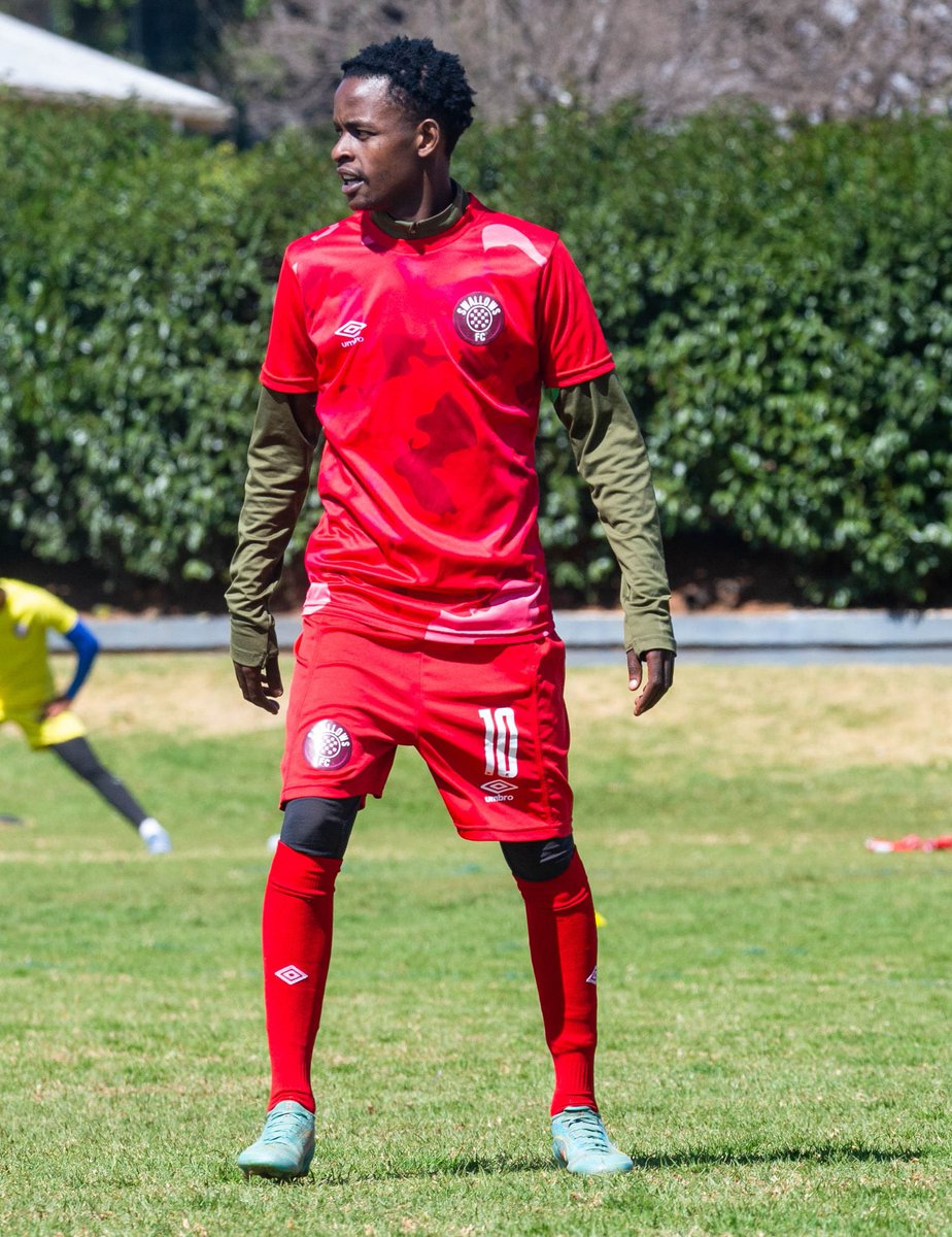 NgwanangM's tweet photo. A lot has been said but we need him on field of Play #Manelo #Manando @Moroka_Swallows  it's not the same without Our very Own Give 'n Take 
#Manelo10
#iloveSwallow
#DontFollowMeFollowTheBirds
#BringBackGivenThibedi
@mandhichi https://t.co/c33xhCjPHQ