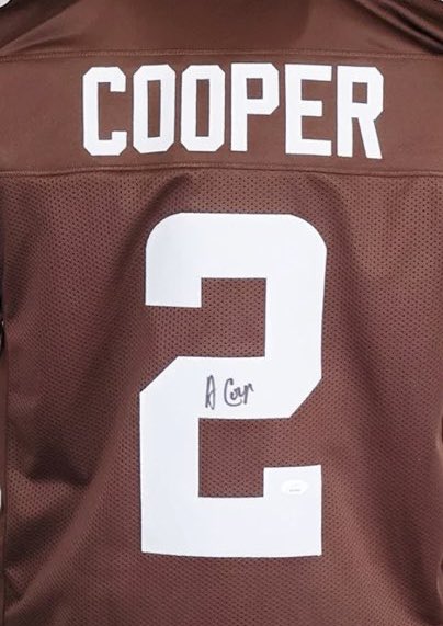 If the @Browns win today.. We’ll give someone who RETWEETS this plus FOLLOWS @soden_bowl and @MUTGuru, a Certified @AmariCooper9 AUTOGRAPHED Jersey! ✍️ #CLEvsCAR #NFL #Browns