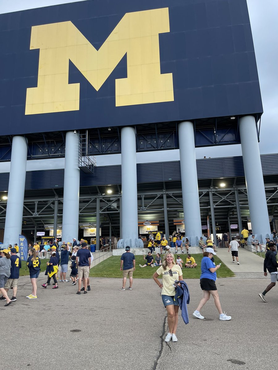 KathyGF's tweet photo. I loved our trip to the Big House! We saw the most amazing ๐! #GoBlue #TheBigHouseLive https://t.co/KypGJSMuIV