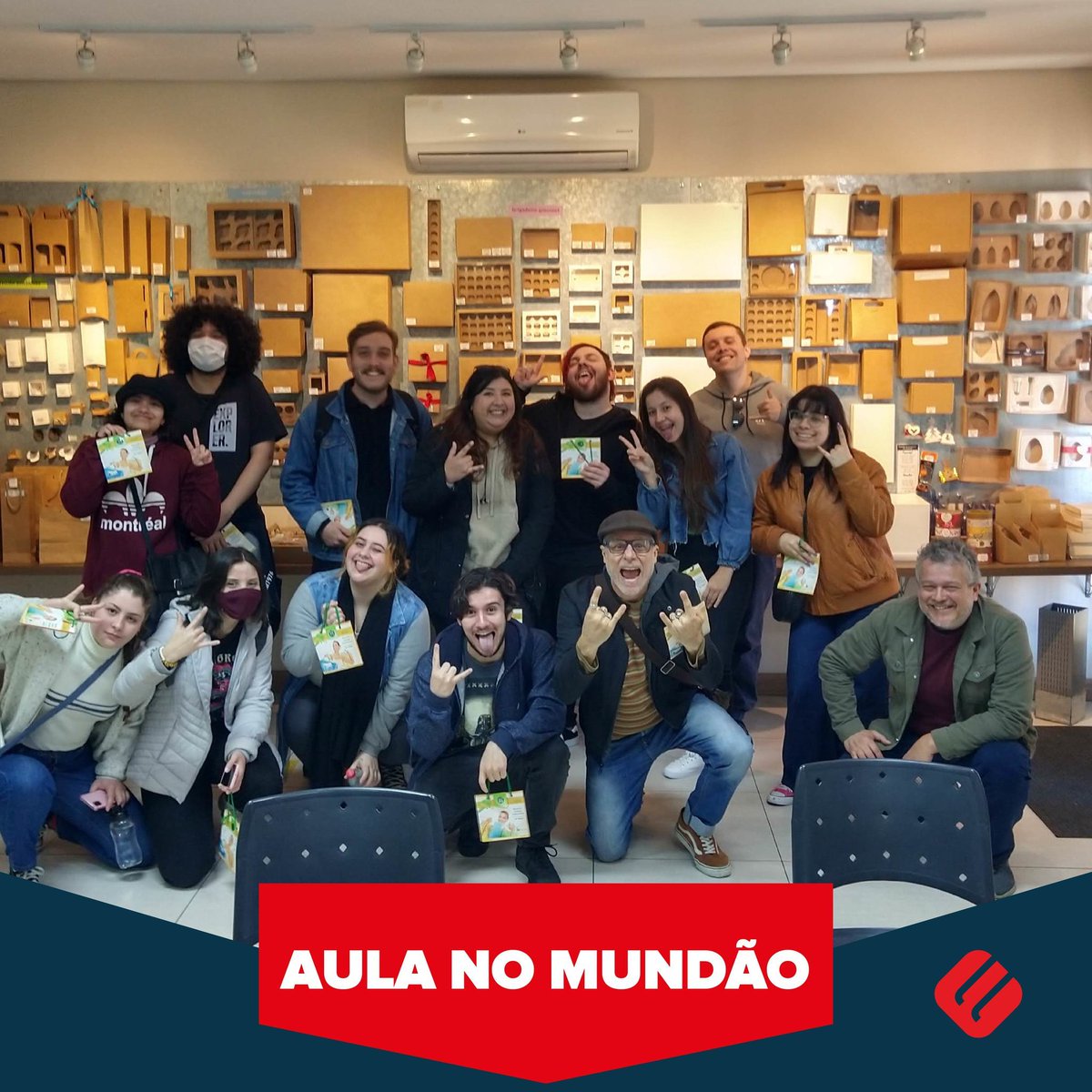 elleratweet's tweet photo. Viver o  mundão, as broncas, os acertos do dia a dia de um designer...
Esse foi o mote desta visita técnica na Hega Cartonagens!

  @hegapack
@uniritter https://t.co/yOF2ywPSTC