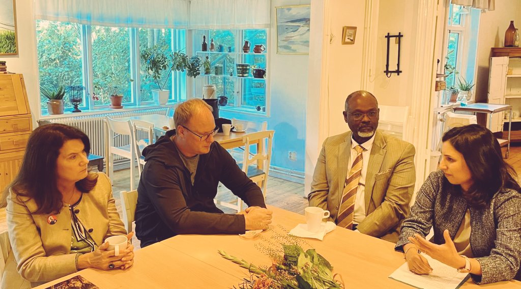NRahbin's tweet photo. Grateful for the opportunity to discuss concerns on escalating persecution of #Bahai-s in #Iran and elsewhere with 🇸🇪 Foreign Minister @AnnLinde. Thank you for a valuable meeting and for unyielding and continuous support @AnnLinde! #Sweden #EU #HumanRights #BahaiRights https://t.co/Cgx8ThwqhH