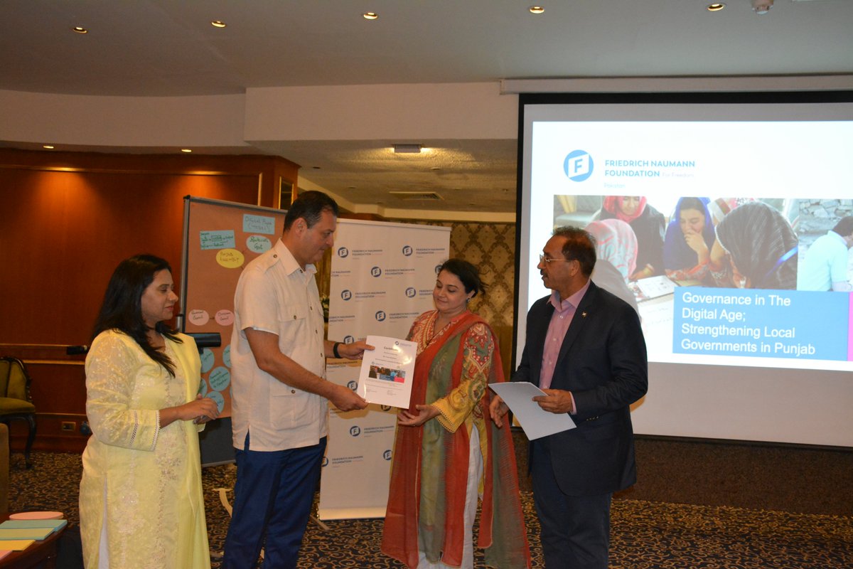 AnwarMuhammad0's tweet photo. Local Govt is Political nursery for leadership, digital governance needs time to deepen democracy in Pakistan. Technology usage is an initial step by state &amp; citizens. Come forward to utilize the available digital public services", says @WalidIqbalPTI at @FNFPakistan Trg workshop https://t.co/BgUPG2YU5Q