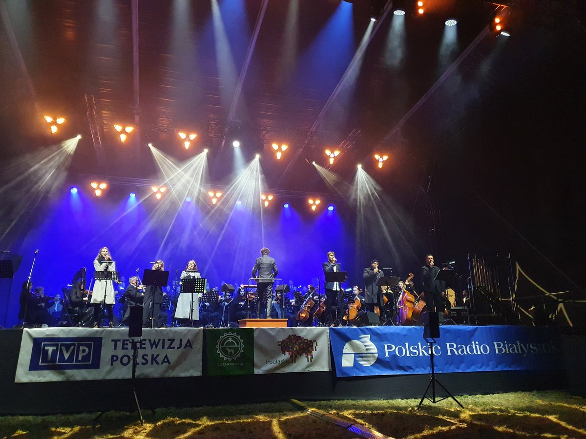 lukakudlicki's tweet photo. Psalmy z Podlasia - oratorium o życiu bł. ks. Jerzego Popiełuszki ze słowami Zbigniewa Książka i muzyką Piotra Rubika w wyk. orkiestry, chóru i solistów pod dyr. kompozytora na start obchodów 75. urodzin męczennika w jego rodzinnej wsi #Okopy. Gratulacje dla Rodziny #Popiełuszko. https://t.co/iTYbhY5KSr