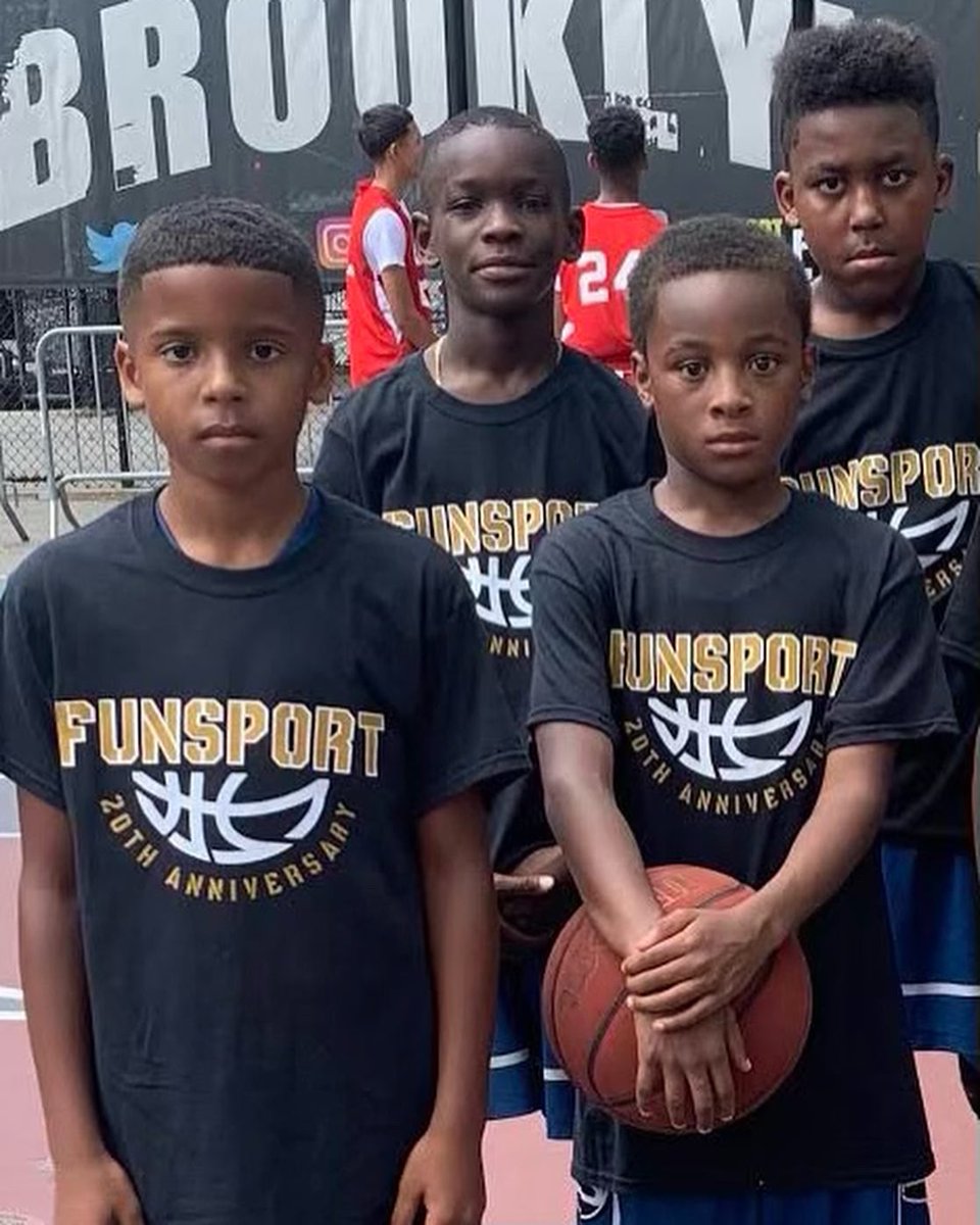 CoachDeanBK's tweet photo. Manifest Destiny 🔵⚪️🎡🎢 #BabySplitters #LincolnBasketball #ConeyIsland #Brotherhood #FromAAUtoPSAL 🏀 https://t.co/yIXS0njuLc