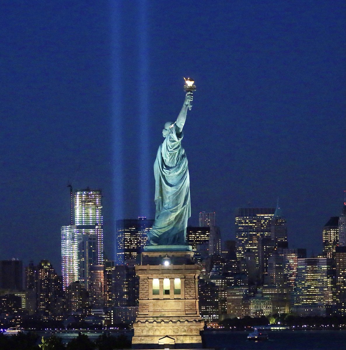 #September11 | 21 years on, France continues to stand alongside the American people in remembrance, honours the memory of the victims, and pays tribute to all those who risked their lives to save others. #NeverForget

<a href="/franceintheus/">Embassy of France in the U.S.</a> 
<a href="/StateDept/">Department of State</a>