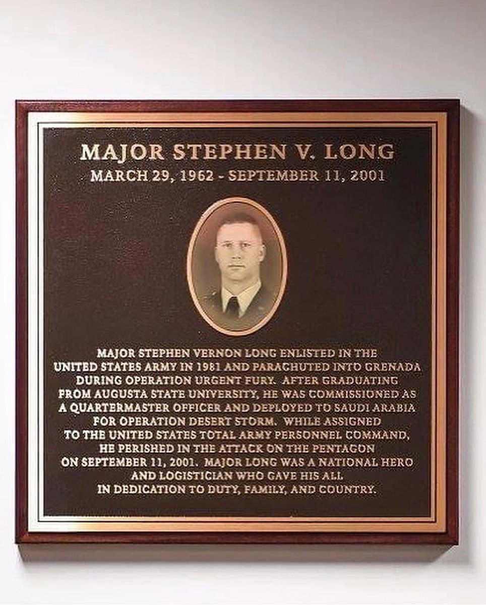 op_hawkeye's tweet photo. 9.11.2001 ~ Major Stephen Long 🇺🇸

#OpHawkeyeRemembers #StephenLong #LegionofMerit #PurpleHeart #75thRangerRegiment <2> #RLTW #82ndAirborne #AATW

📜 https://t.co/iwTfmxEBti
📜 https://t.co/rwCn5ImOgK
📰 https://t.co/03PLhrHHXt
📰 https://t.co/ATxXoiWm8W https://t.co/vqX0AkMNRe