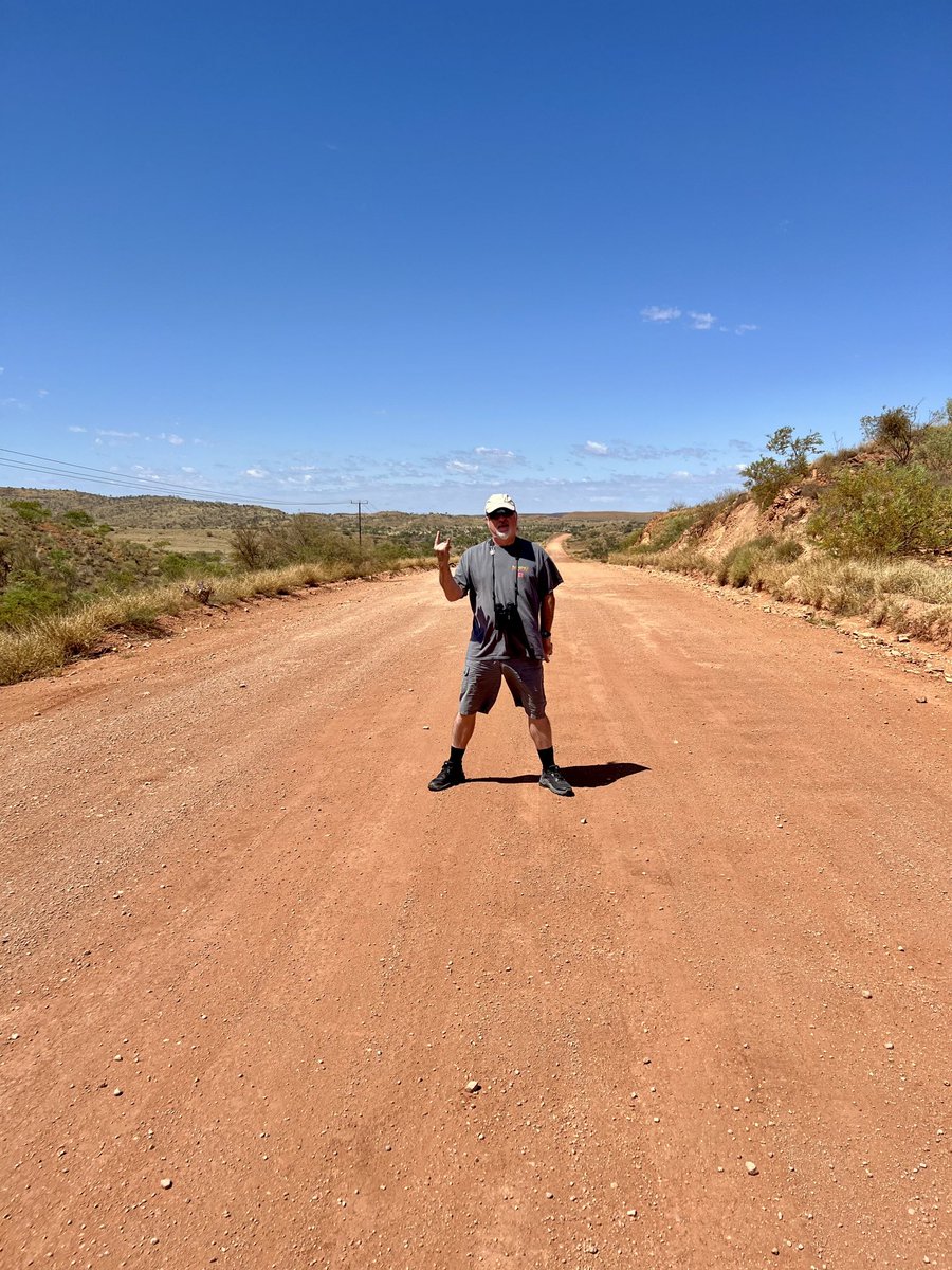 Birdwatching outside Alice Springs thanks to ⁦@birdingandwild⁩ for a great morning