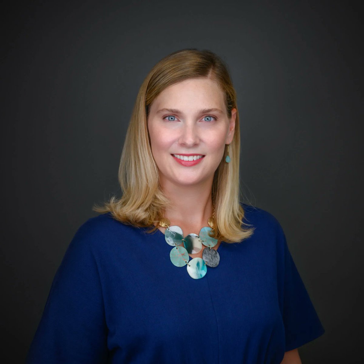 SunstoneCounse1's tweet photo. Sunstone warmly welcomes a new counselor to the Ashburn team! 

Abbie has immediate openings for adolescents, young adults, parents, individuals, and families.

https://t.co/itPu3FaJzk https://t.co/SSYRViLjXt