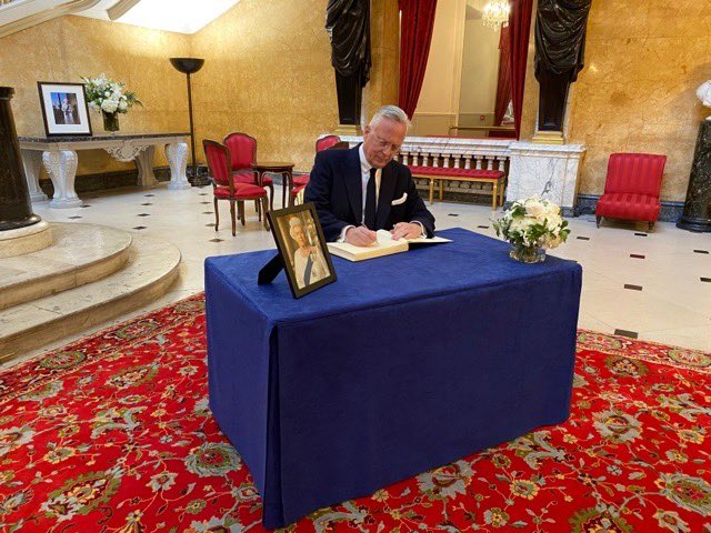 Today I signed the Book of Condolence in Lancaster House on behalf of <a href="/IcelandinUK/">Iceland in UK 🇮🇸</a>. HM the Queen will always be remembered in Iceland with respect and affection.