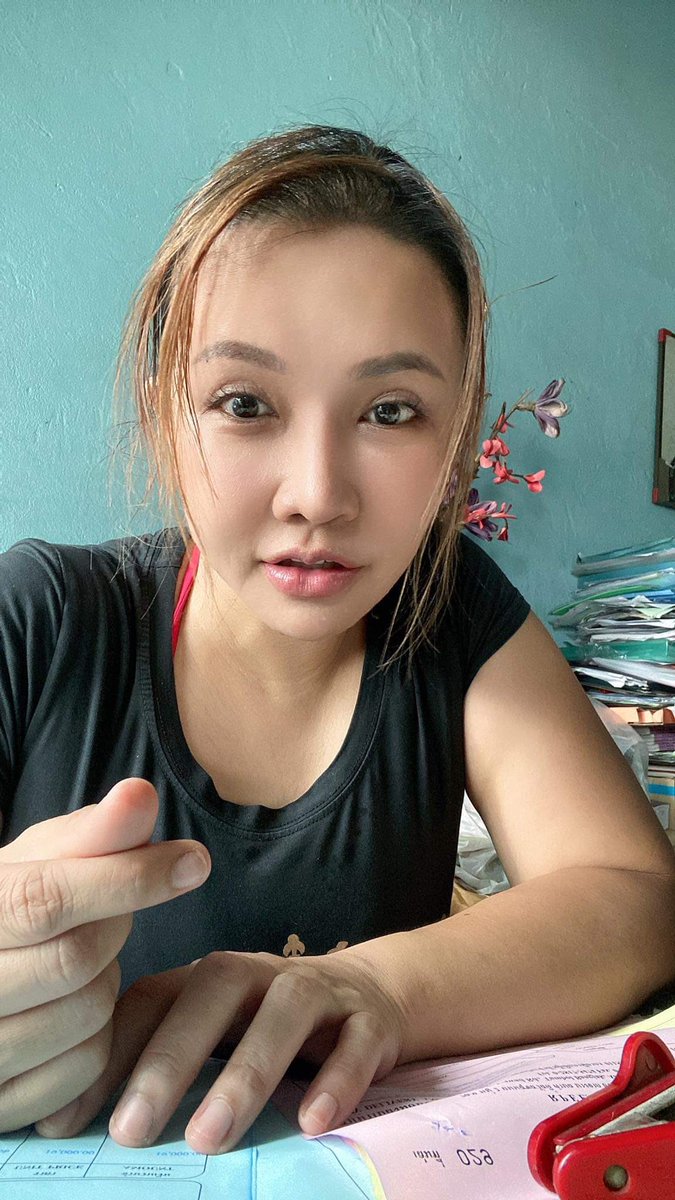 HiyKho's tweet photo. พี่สาวคนนี้โสด     น่ารักมั้ย https://t.co/r5e6m1mEzC