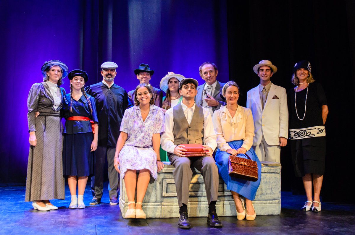 peranera's tweet photo. Gran nit de teatre ahir al @elcircol amb el Jardí de les Magnòlies de Mercè Rodoreda interpretada per la @DramaticaCircol https://t.co/Jh5RU5nZ3m