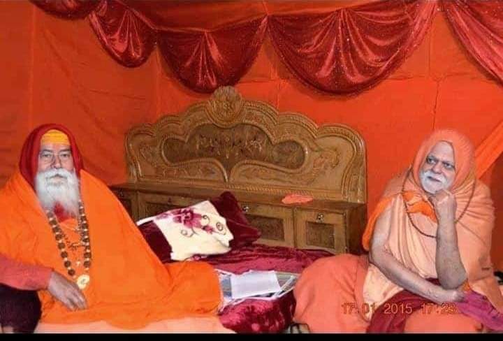 आस्था और अपनत्वके केन्द्र स्वनामधन्य श्रीमज्जगद्गुरु-शङ्कराचार्य स्वामी स्वरूपानन्द -सरस्वती जी महाभागके देहावसानसे हम दुःखी हैं।
ब्रह्मलीन आचार्यके चिन्मय करकमलोंमें श्रद्धासुमन समर्पित है।
-निश्चलानन्द-सरस्वती
श्रीमज्जगद्गुरु-शङ्कराचार्य
पुरी-पीठ