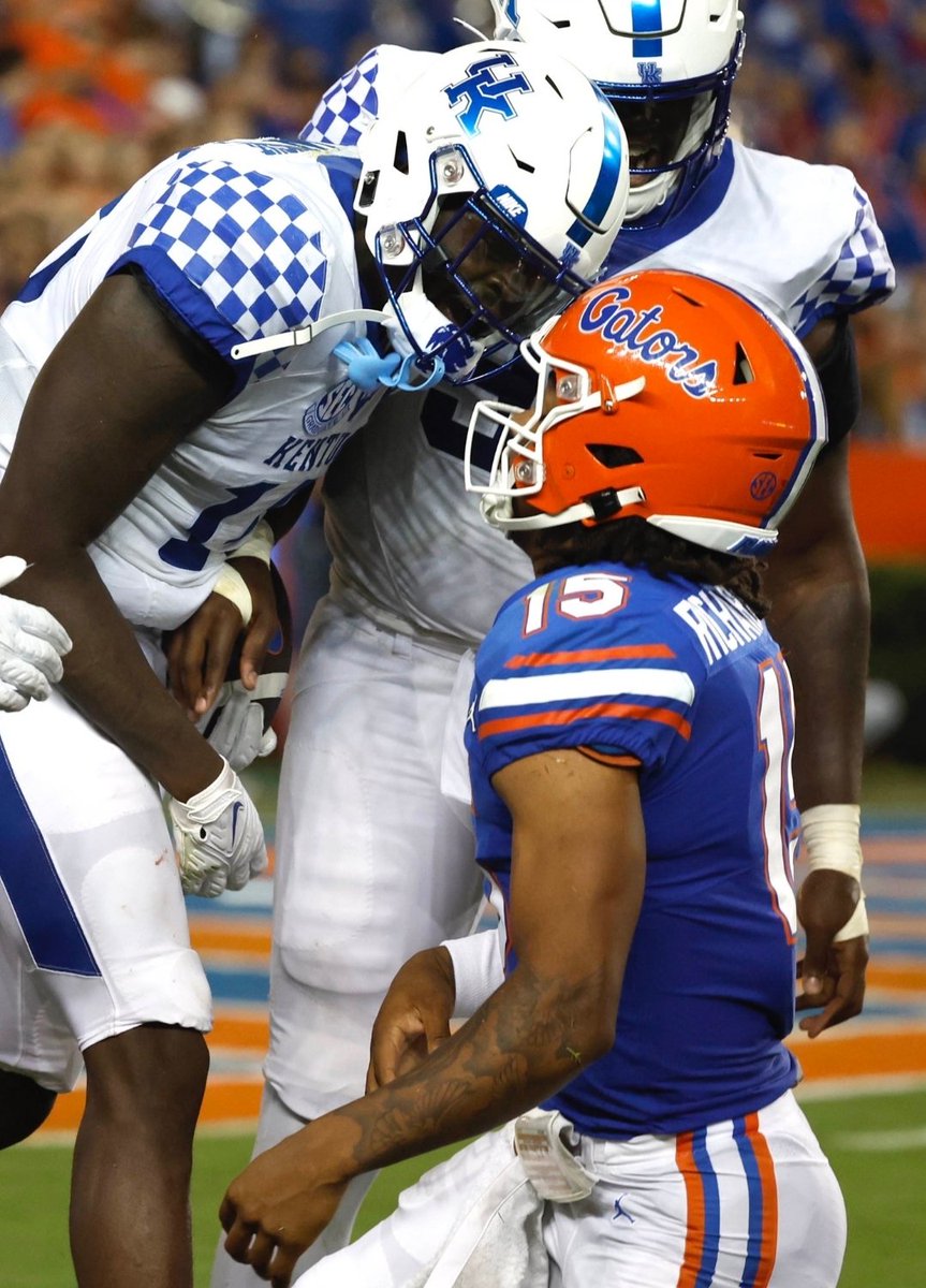 mrinfinite720's tweet photo. @BlackshearSupa @AllKindsWeather Gators got to get they azz up first!!! https://t.co/zJ9Emcrlyl