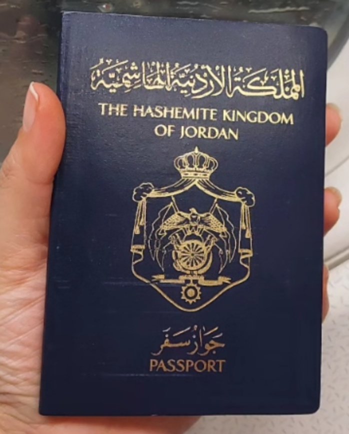 MarahAlkhateb's tweet photo. الحمد لله رب العالمين تم اليوم وصولي على الأرض الأردن الحمدلله على سلامتي 😂😂😂 https://t.co/LGL8g5A58J