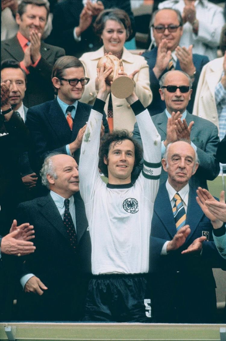 Happy birthday to you legend 
Franz Beckenbauer  