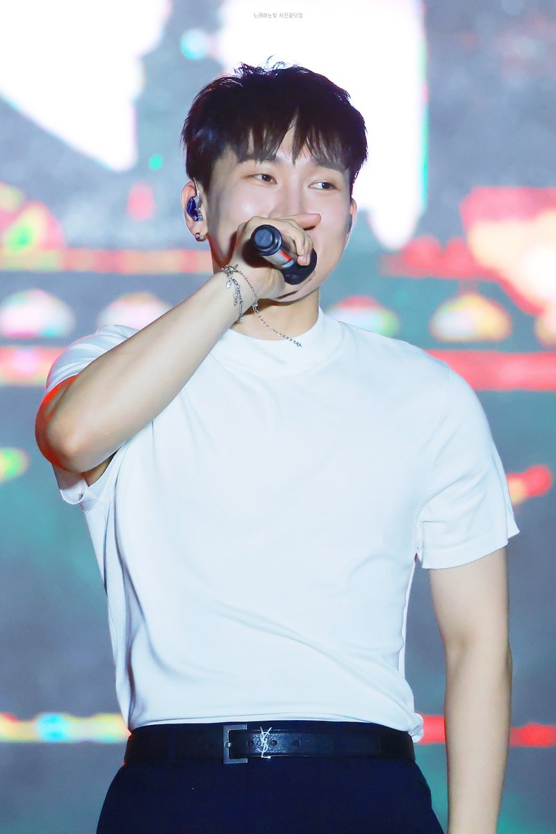 sek_com's tweet photo. 220815
비의 요정이 꾸럭꾸럭하게
씐나하는 느낌적인 느낌...☆

#광쁨 #광잘 #광멋 #광귀
#은광 #EUNKWANG #ｳﾝｸﾞｧﾝ
#비투비 #BTOB 
@BTOB_SEKwang https://t.co/QLHZFJ3net