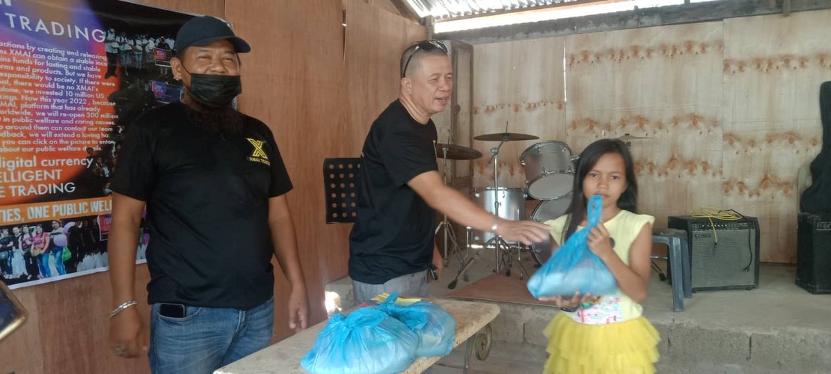 XMAI_Token's tweet photo. Our Dear XMAI Token member 916****337  and his team from Lapu-Lapu Cebu, conducted an out reach program to give goods to each family in their area and at the same time promoted our XMAI Token, on how they can earn and improved their life with XMAI . https://t.co/2Z8ushHP9o