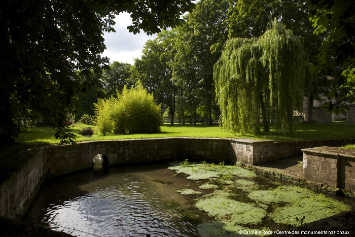 leCMN's tweet photo. The place to be ✨
L’abbaye bénédictine du #BecHellouin, en @RegionNormandie, fut l’un des centres intellectuels majeurs dans l’Occident du XIe siècle. Anselme de Lucques, futur pape Alexandre II, choisit même d’y faire ses études.
https://t.co/4LwMvmTzZe https://t.co/W56khNWkfE