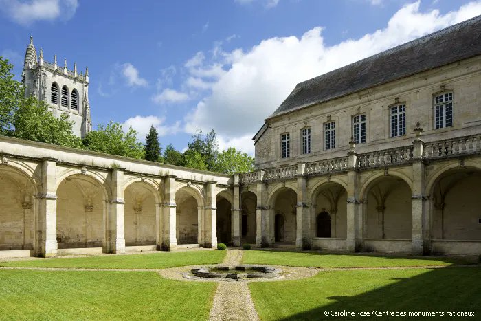 leCMN's tweet photo. The place to be ✨
L’abbaye bénédictine du #BecHellouin, en @RegionNormandie, fut l’un des centres intellectuels majeurs dans l’Occident du XIe siècle. Anselme de Lucques, futur pape Alexandre II, choisit même d’y faire ses études.
https://t.co/4LwMvmTzZe https://t.co/W56khNWkfE